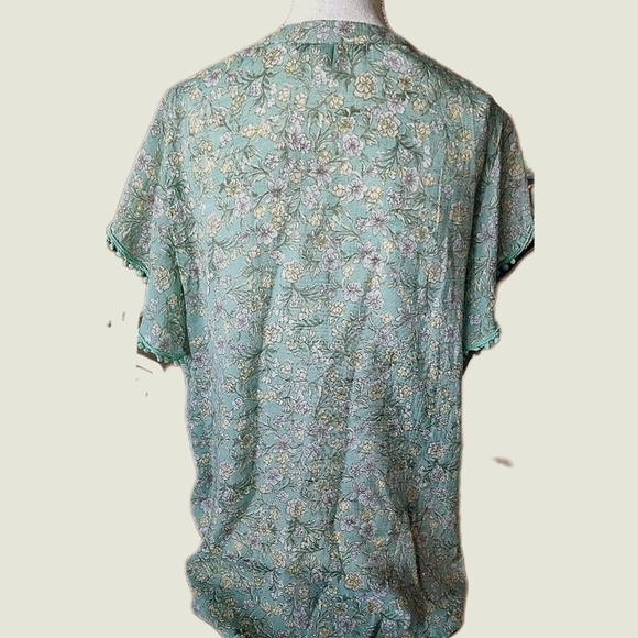 Harve Benard mint green floral Blouse button front bottom tie Size L. - Picture 3 of 7